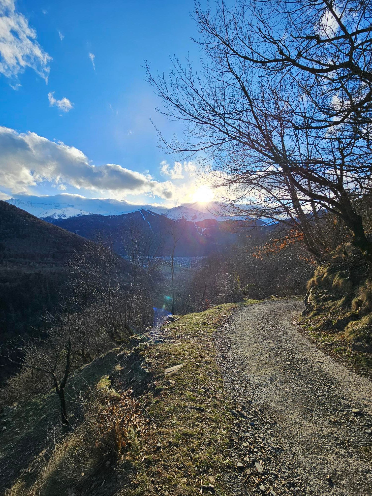 17-location-de-gite-cyclistes Paysage de haute montagne pyrénéenne sur un itinéraire cycliste depuis Antignac
